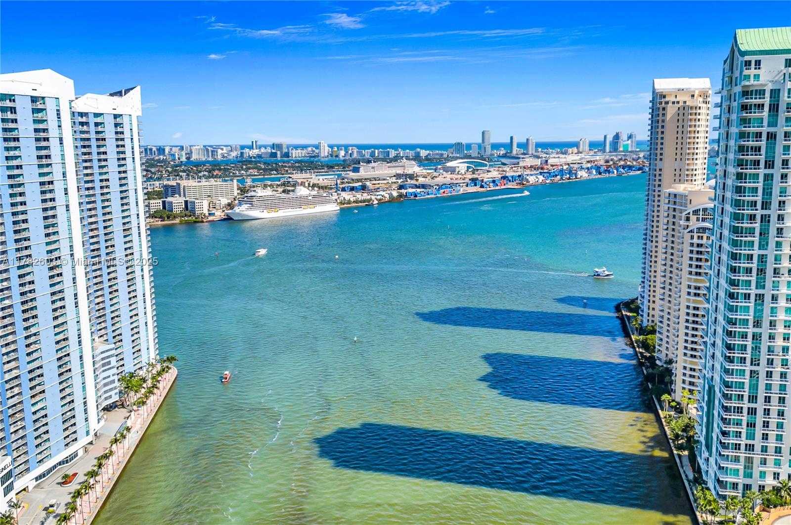 Small Image of 200 BISCAYNE BOULEVARD WAY #3307, Miami Number 43