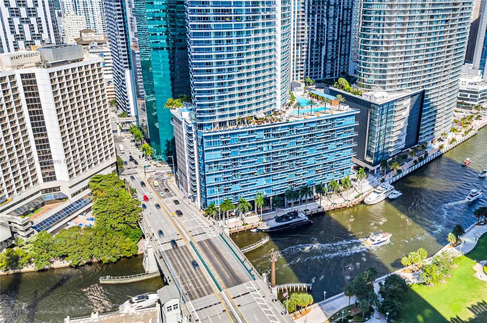 Small Image of 200 BISCAYNE BOULEVARD WAY #3307, Miami Number 49