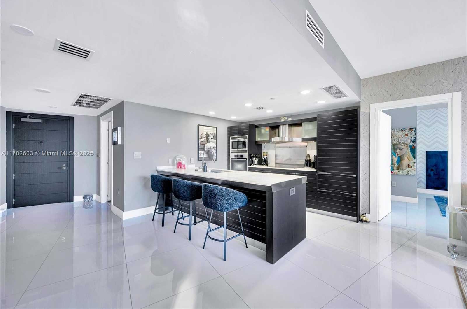Small Image of 200 BISCAYNE BOULEVARD WAY #3307, Miami Number 7