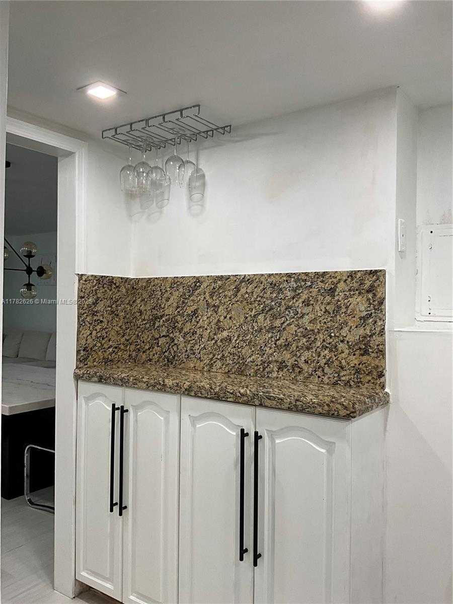 Small Image of 5005 COLLINS AVE #109, Miami Beach Number 13