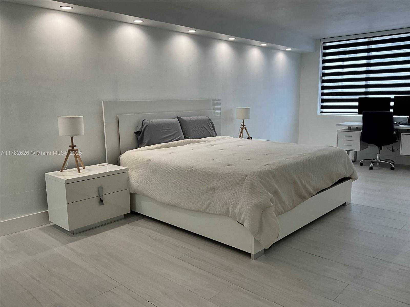 Small Image of 5005 COLLINS AVE #109, Miami Beach Number 14