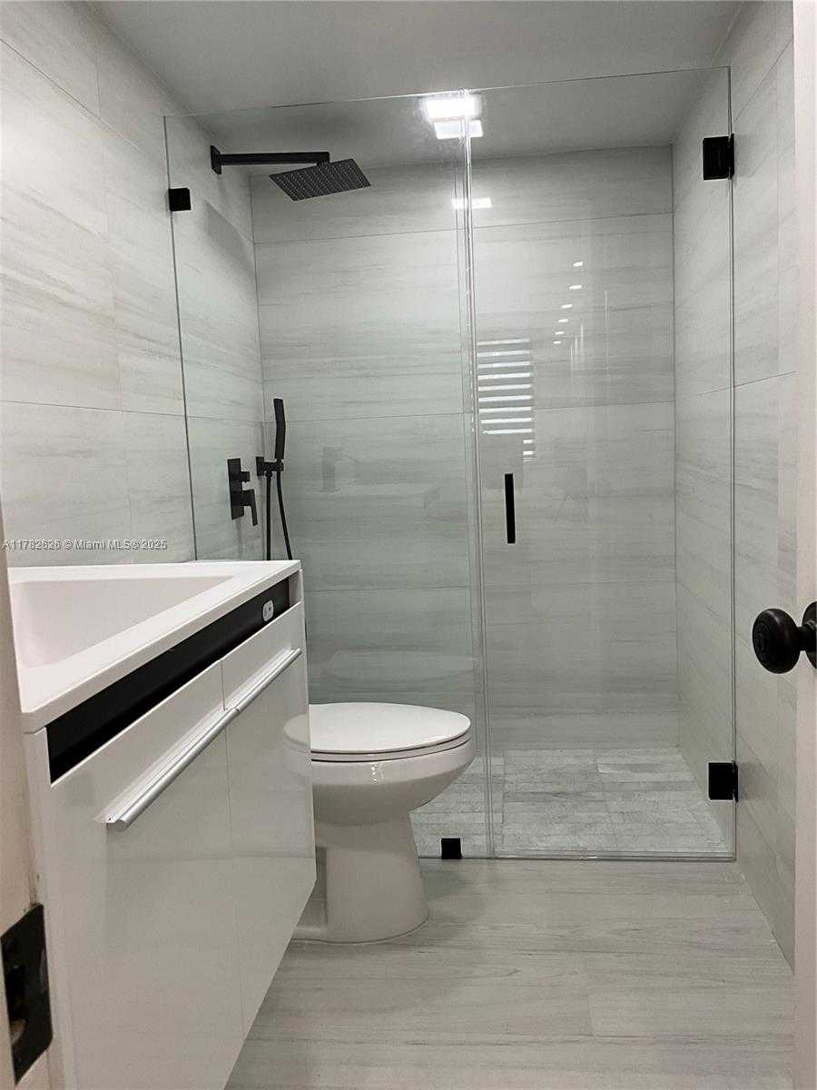 Small Image of 5005 COLLINS AVE #109, Miami Beach Number 15
