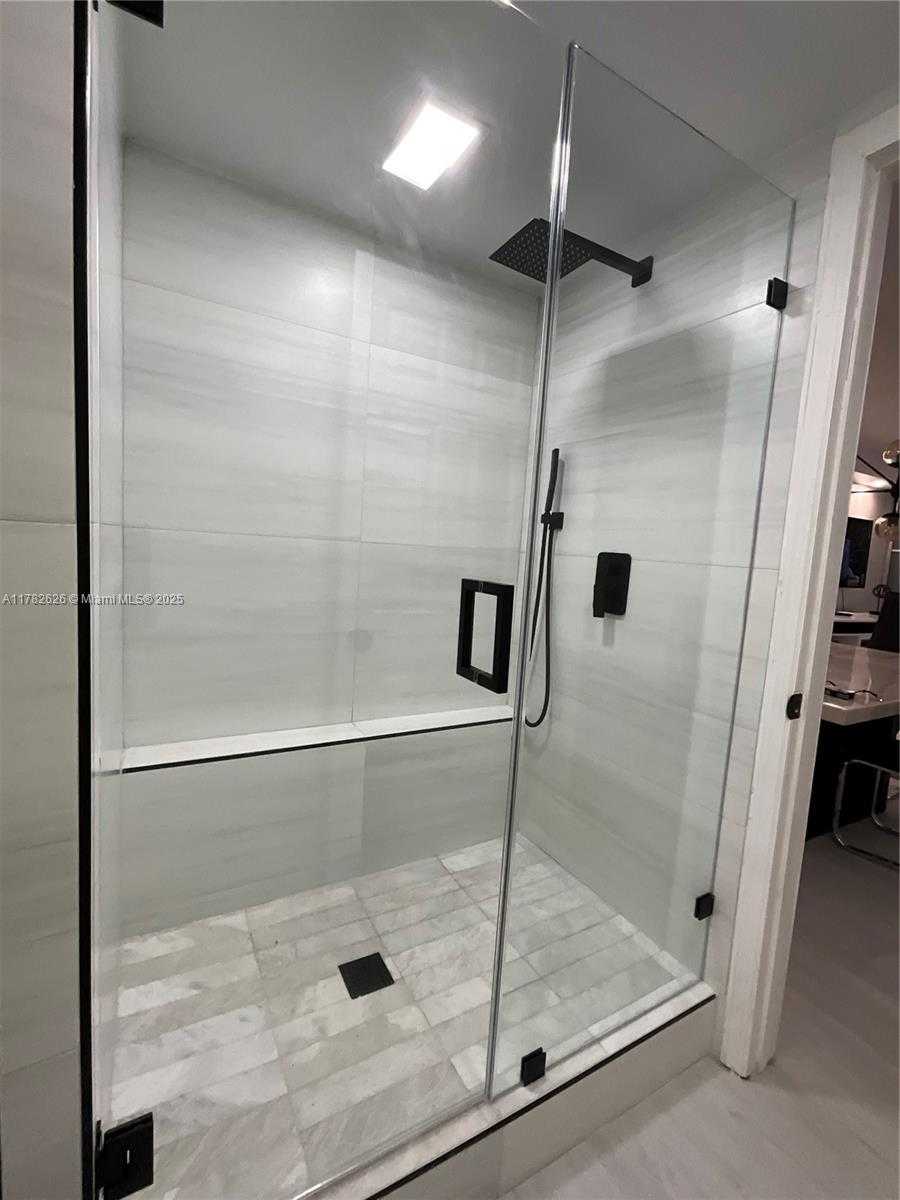 Small Image of 5005 COLLINS AVE #109, Miami Beach Number 8