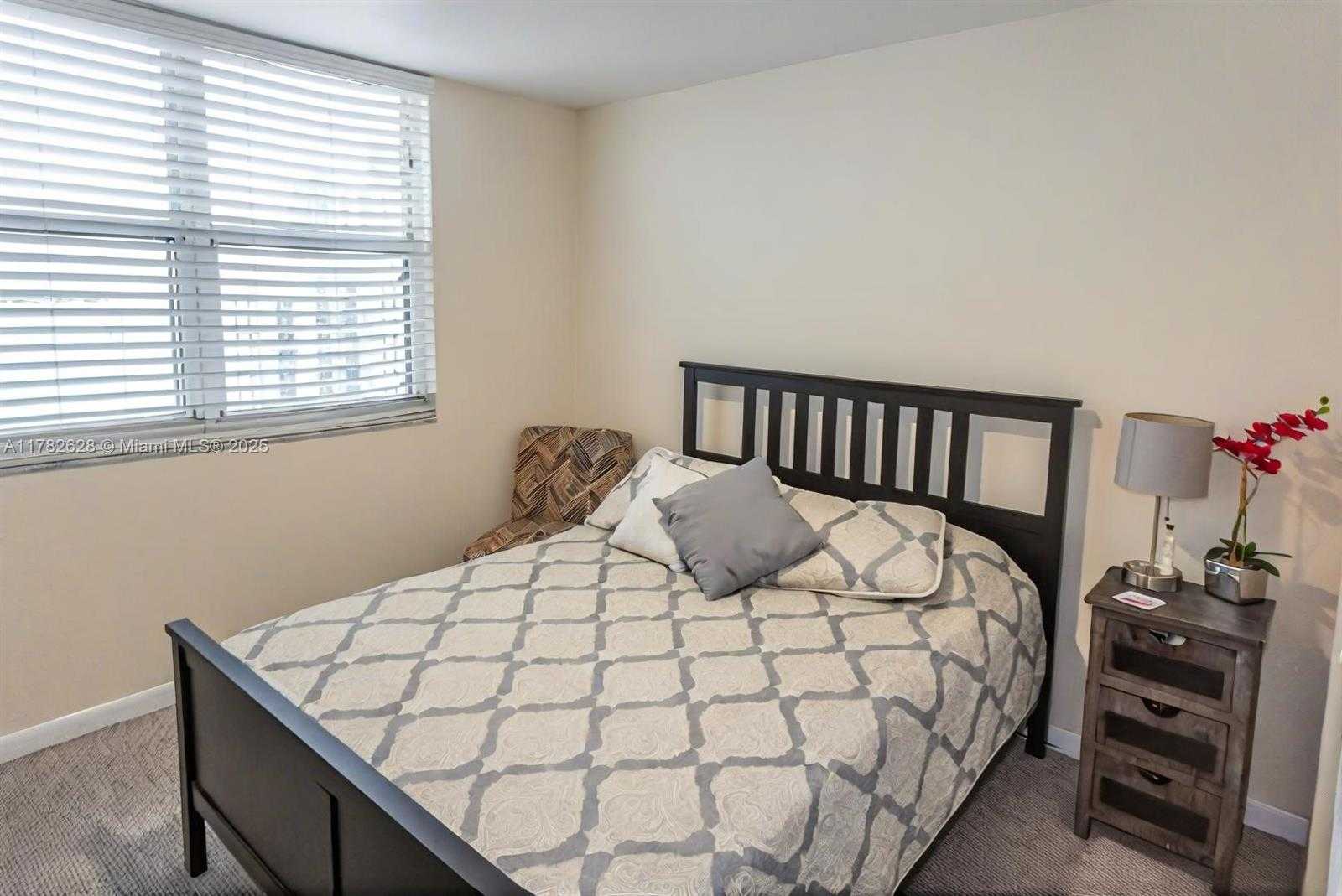 Small Image of 770 CLAUGHTON ISLAND DR #2108, Miami Number 11