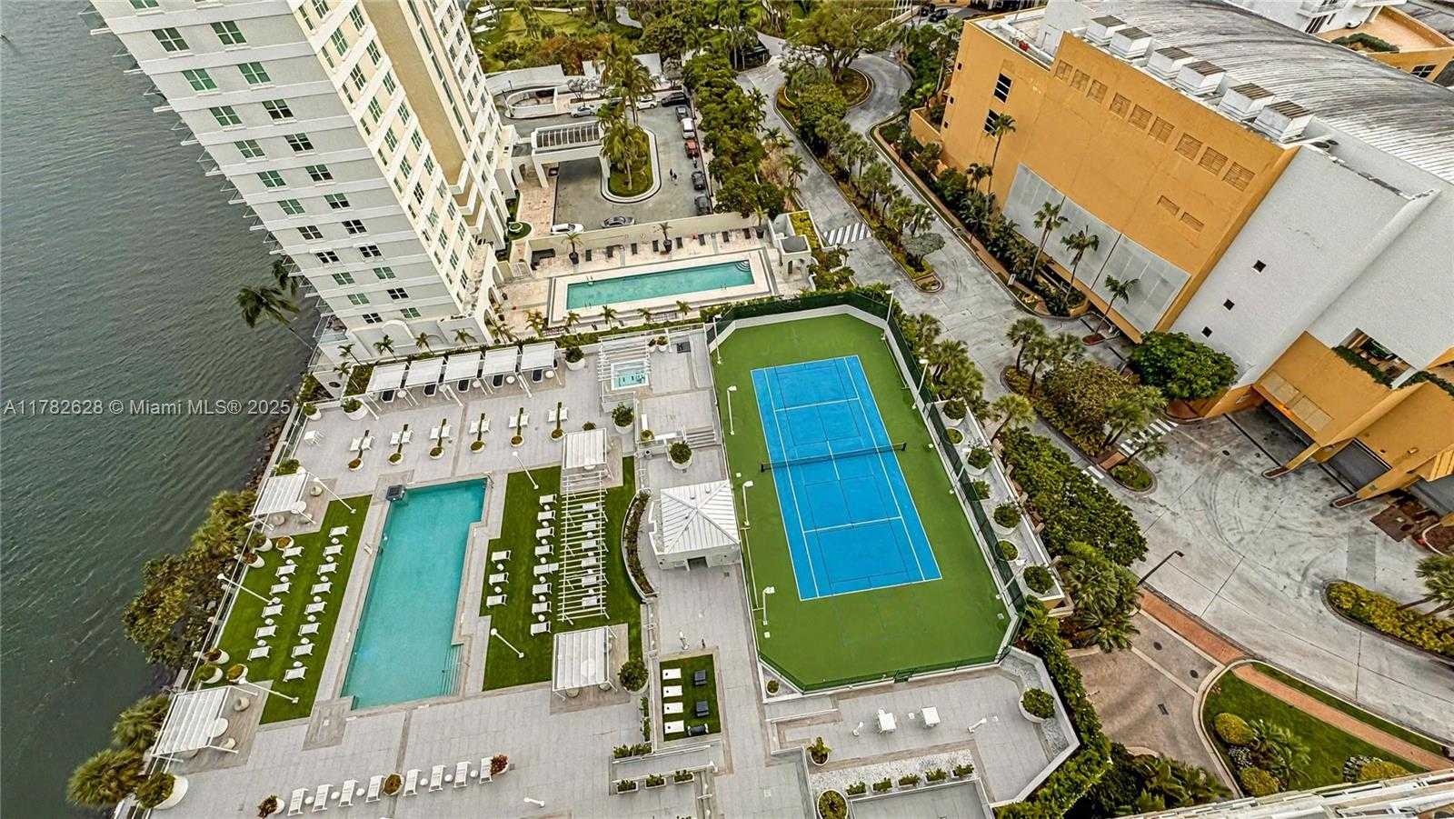 Small Image of 770 CLAUGHTON ISLAND DR #2108, Miami Number 3