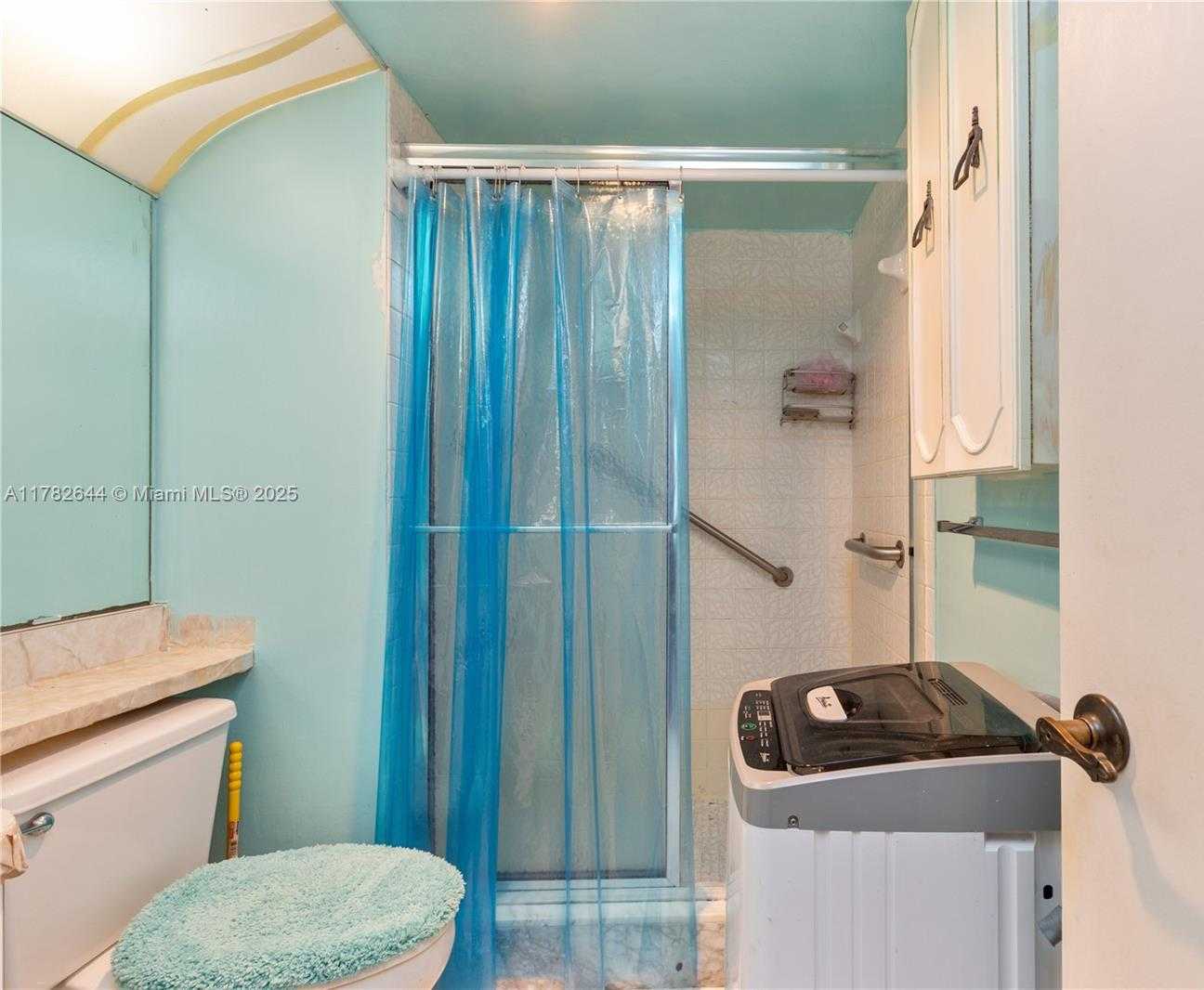 Small Image of 400 SOUTH HOLLYBROOK DR #302, Pembroke Pines Number 13