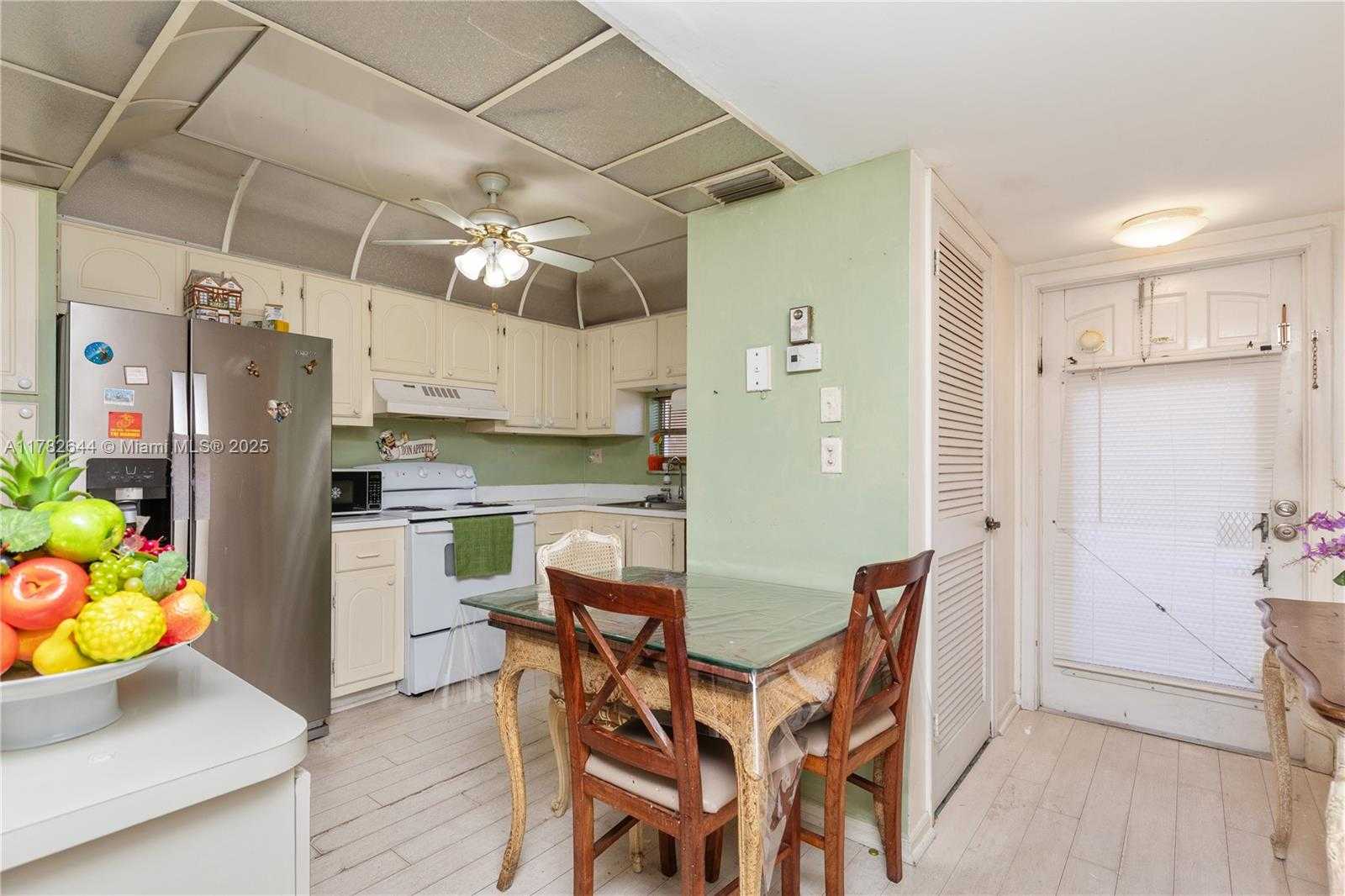 Small Image of 400 SOUTH HOLLYBROOK DR #302, Pembroke Pines Number 20