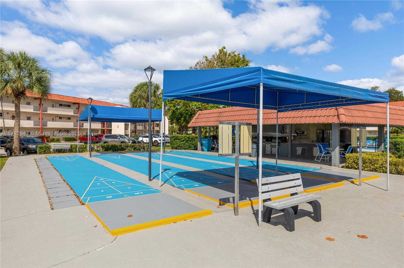 Small Image of 400 SOUTH HOLLYBROOK DR #302, Pembroke Pines Number 28