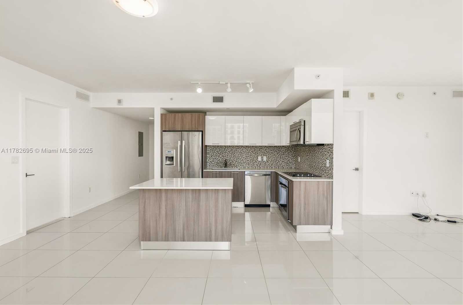 Small Image of 5300 NORTH WEST 85TH #1511, Doral Number 12