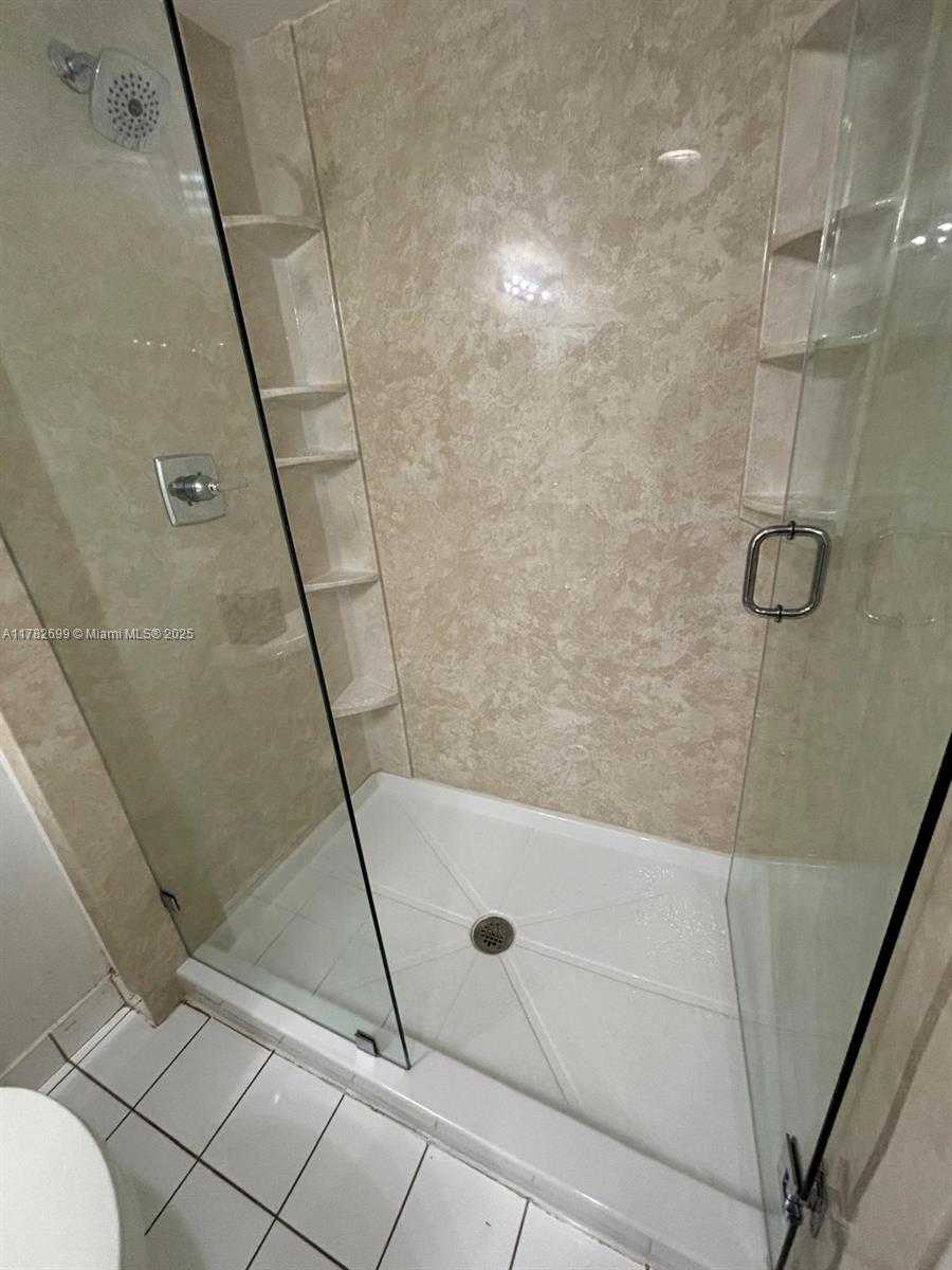 Small Image of 20301 WEST COUNTRY CLUB DR #1430, Aventura Number 11