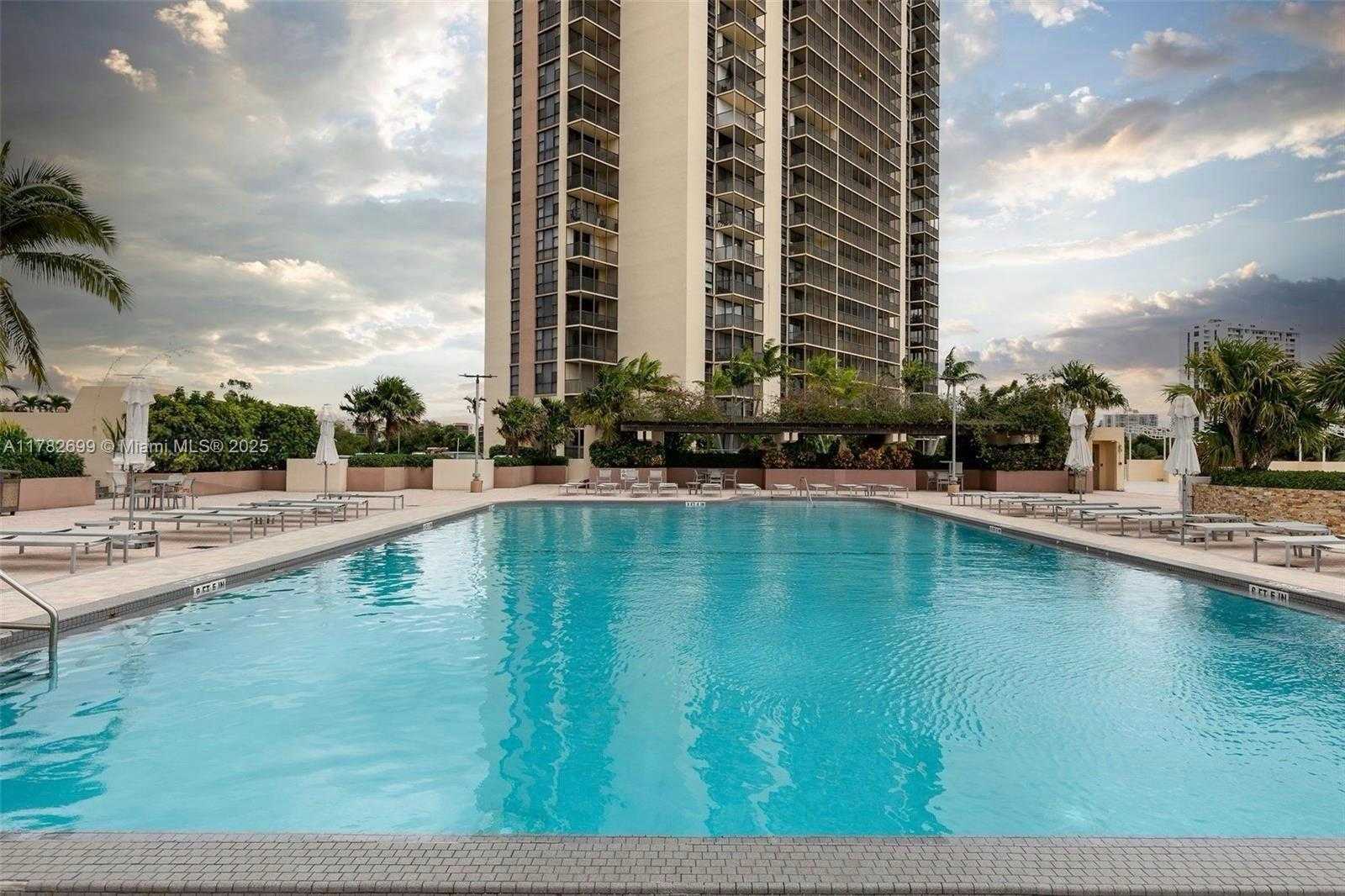 Small Image of 20301 WEST COUNTRY CLUB DR #1430, Aventura Number 20