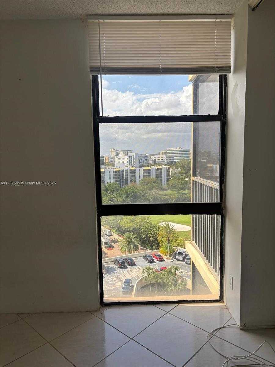 Small Image of 20301 WEST COUNTRY CLUB DR #1430, Aventura Number 8