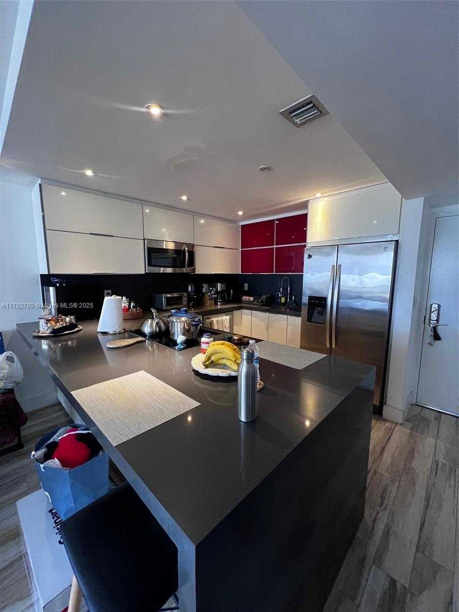 Small Image of 600 NORTH EAST 36TH ST #1706, Miami Number 4