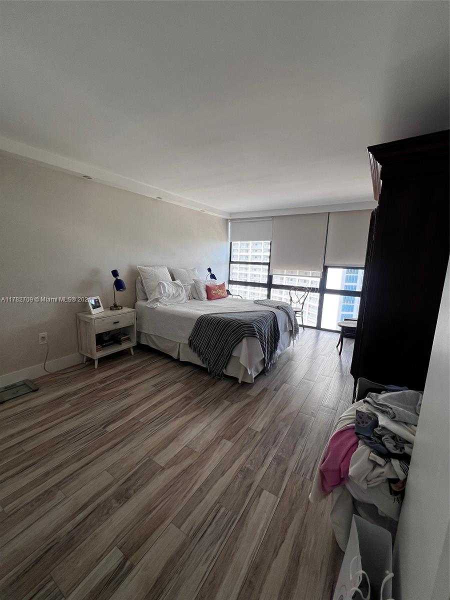Small Image of 600 NORTH EAST 36TH ST #1706, Miami Number 7