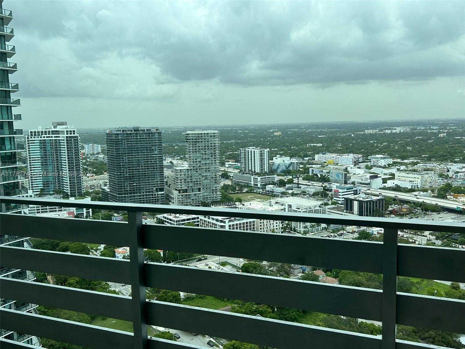 Small Image of Miami Number 10