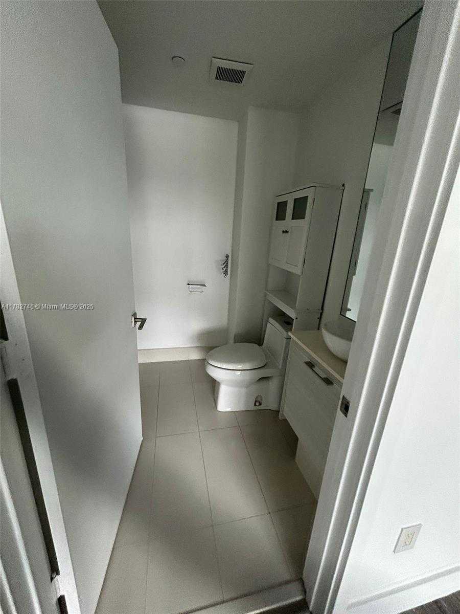 Small Image of Miami Number 7