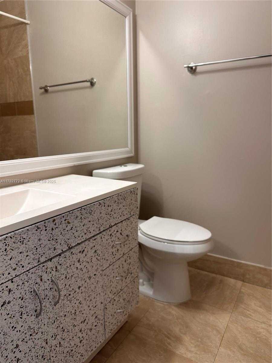 Small Image of Pembroke Pines Number 11