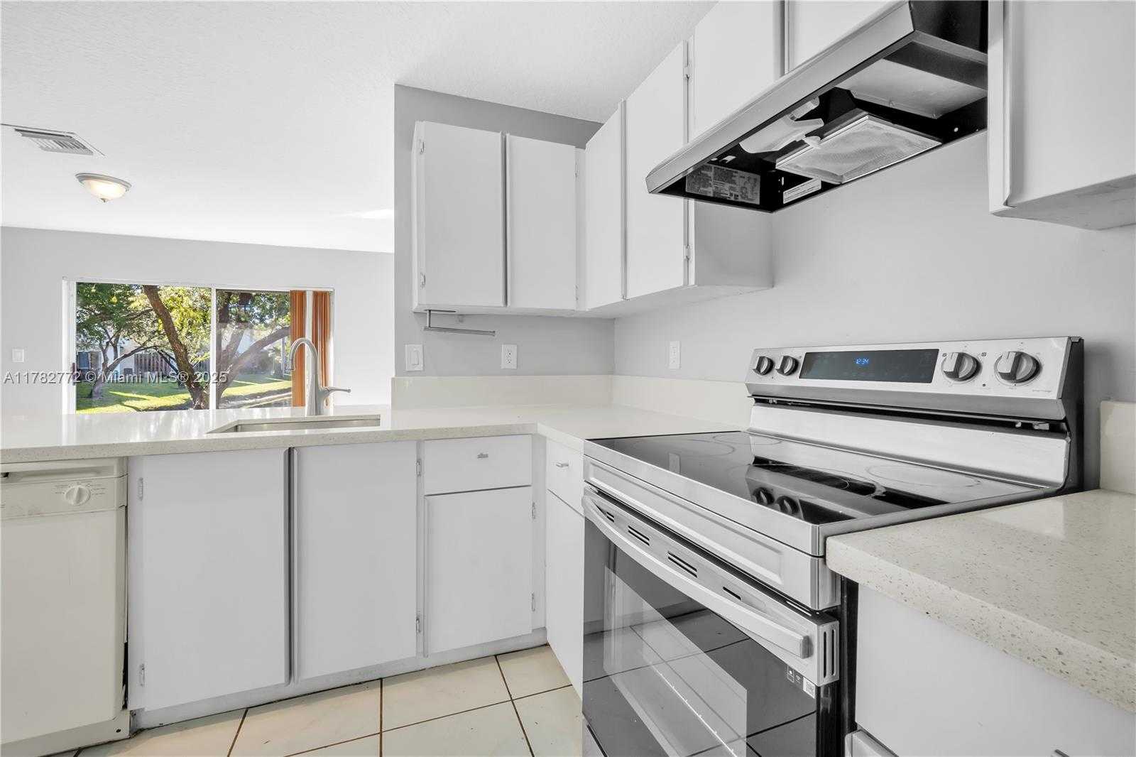 Small Image of 412 NORTH WEST 108TH TER, Pembroke Pines Number 23