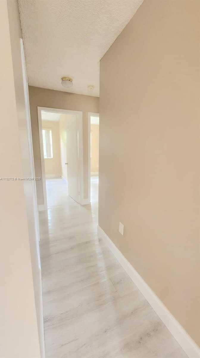 Small Image of Pembroke Pines Number 8