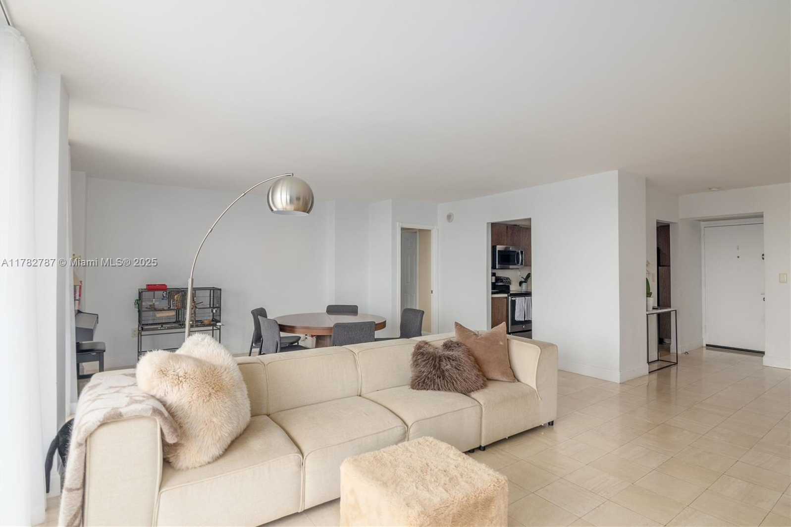Small Image of 3731 NORTH COUNTRY CLUB DR #1927, Aventura Number 11