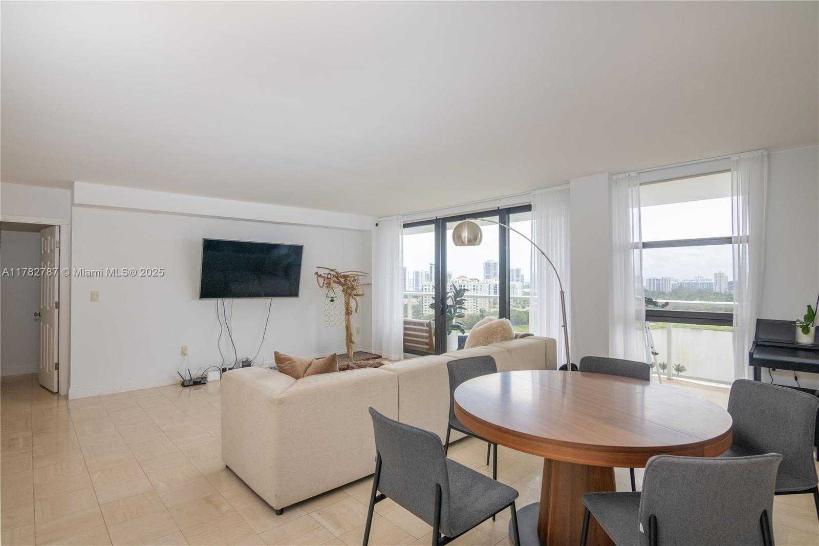 Small Image of 3731 NORTH COUNTRY CLUB DR #1927, Aventura Number 13
