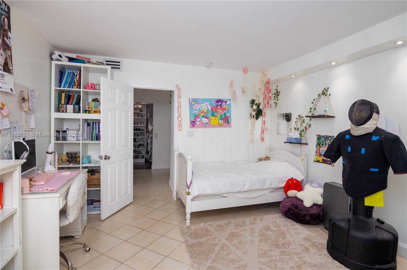 Small Image of 3731 NORTH COUNTRY CLUB DR #1927, Aventura Number 17