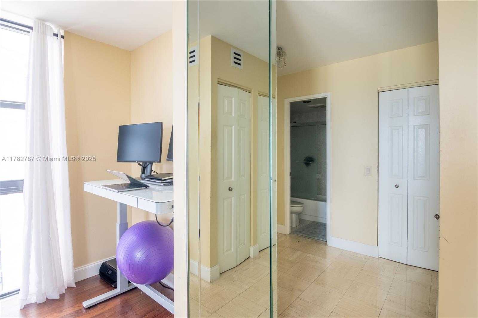 Small Image of 3731 NORTH COUNTRY CLUB DR #1927, Aventura Number 22