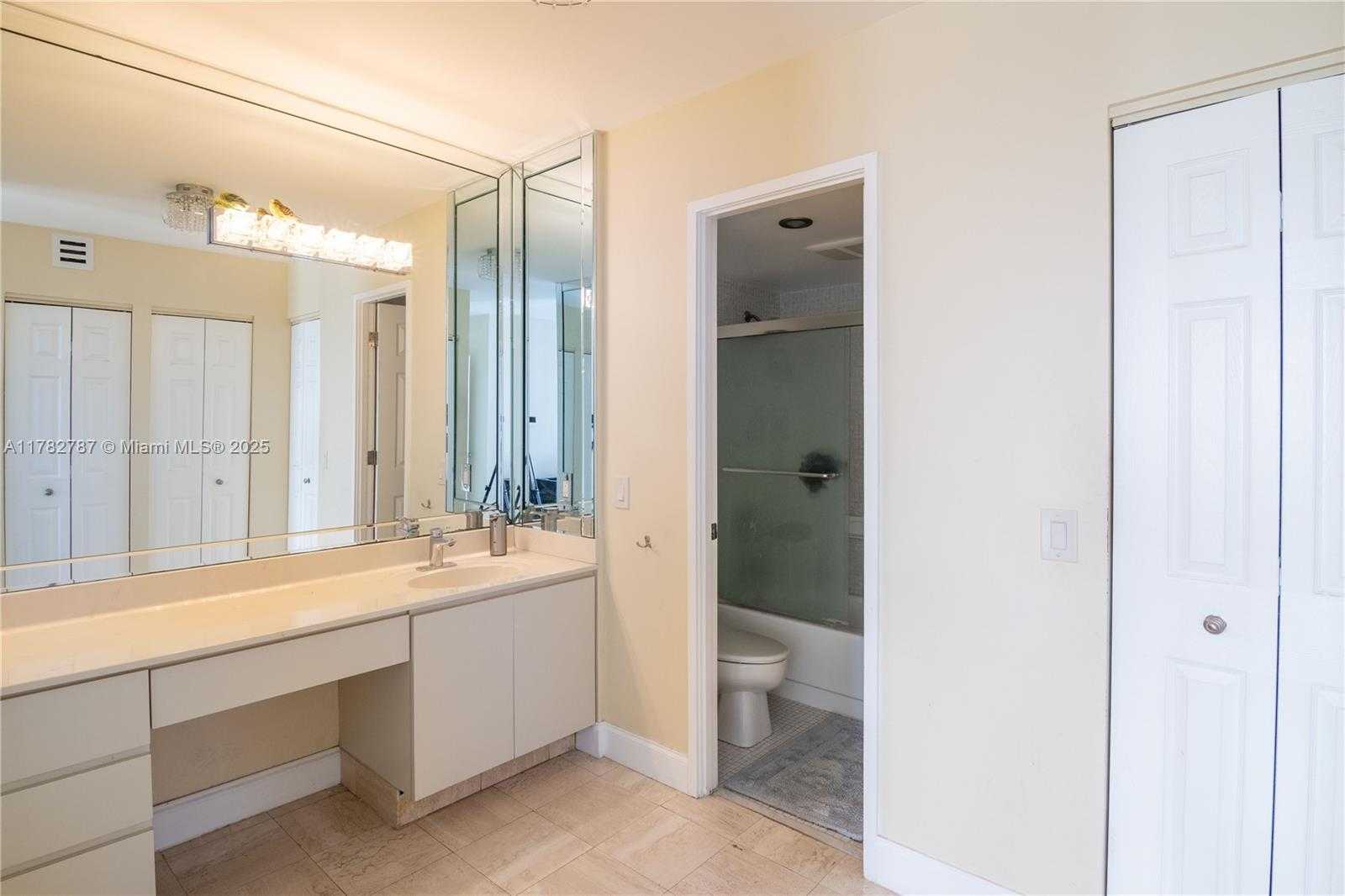 Small Image of 3731 NORTH COUNTRY CLUB DR #1927, Aventura Number 24