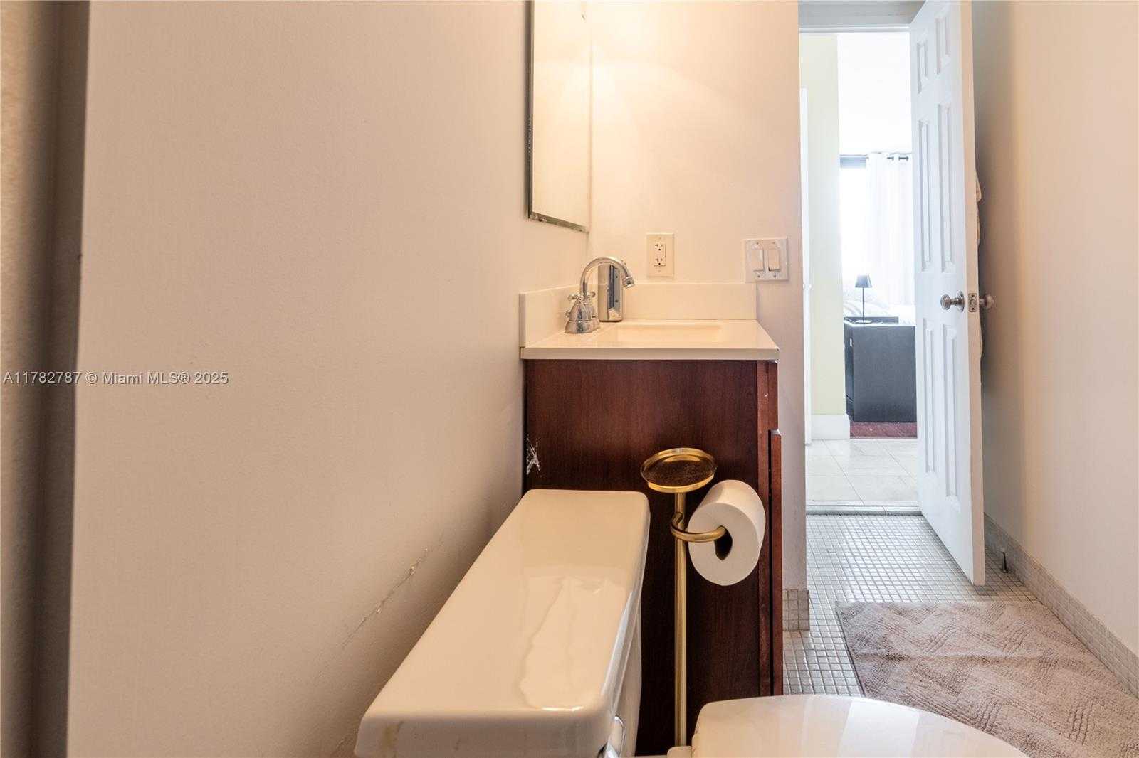 Small Image of 3731 NORTH COUNTRY CLUB DR #1927, Aventura Number 27