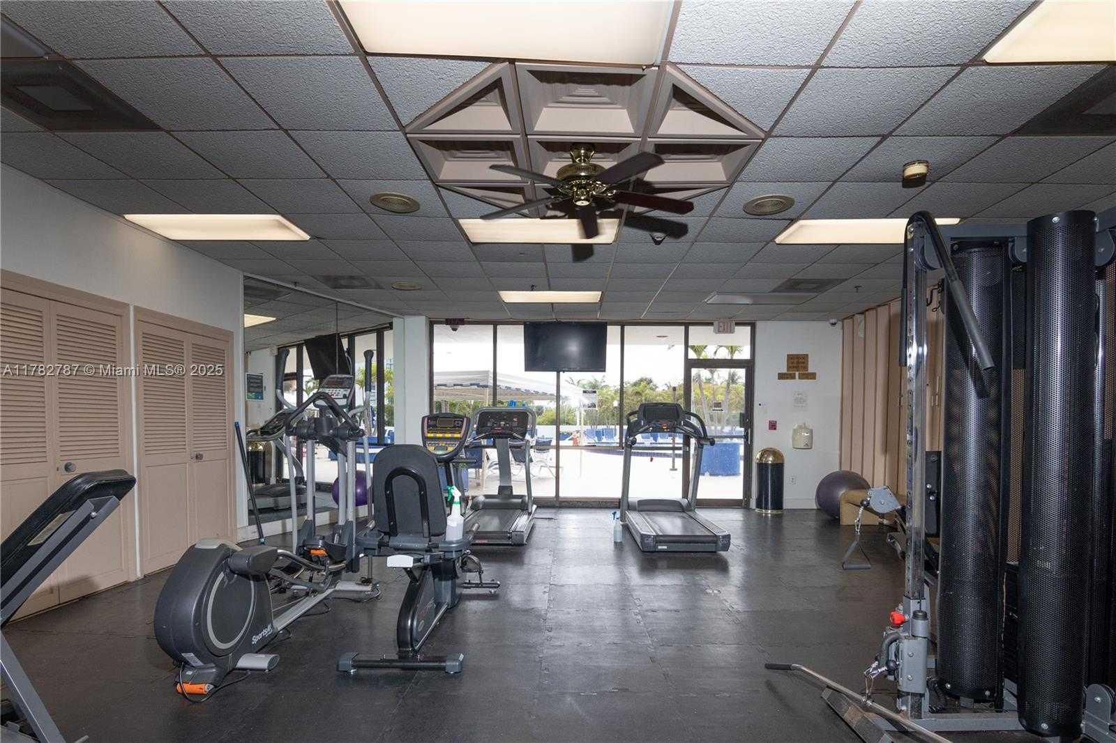 Small Image of 3731 NORTH COUNTRY CLUB DR #1927, Aventura Number 32