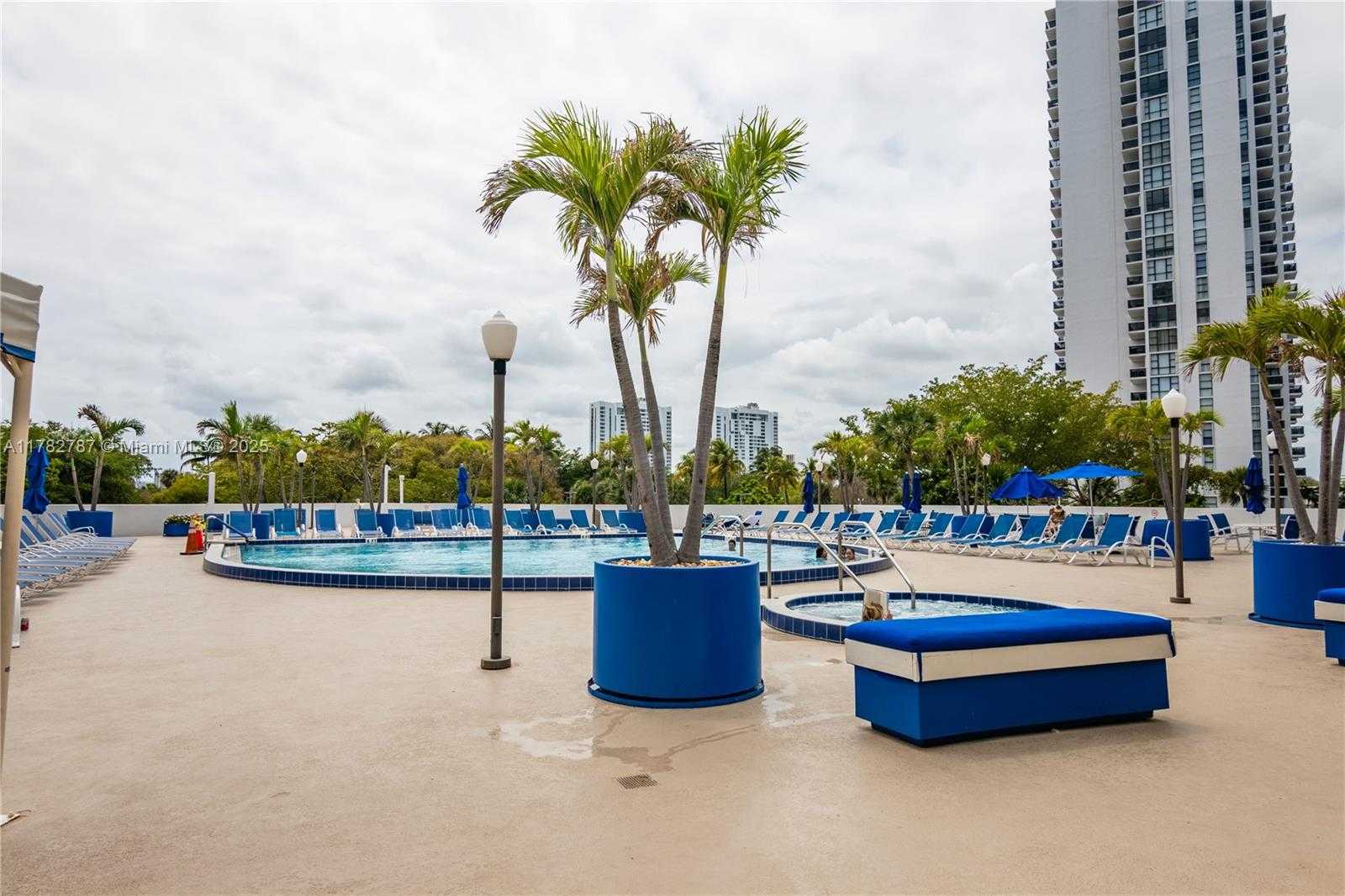 Small Image of 3731 NORTH COUNTRY CLUB DR #1927, Aventura Number 34