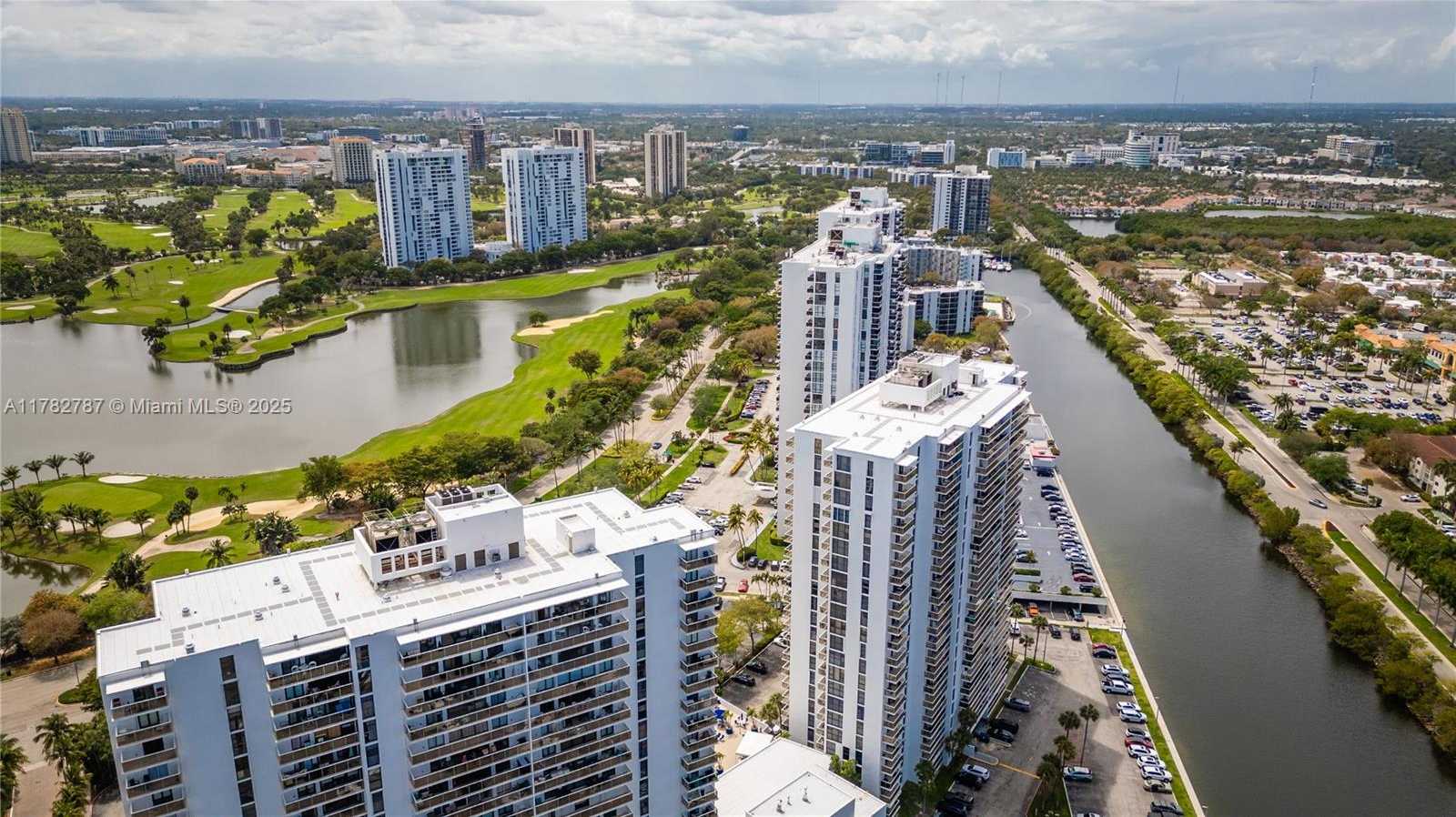 Small Image of 3731 NORTH COUNTRY CLUB DR #1927, Aventura Number 39