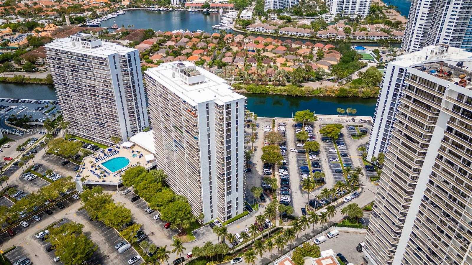 Small Image of 3731 NORTH COUNTRY CLUB DR #1927, Aventura Number 41