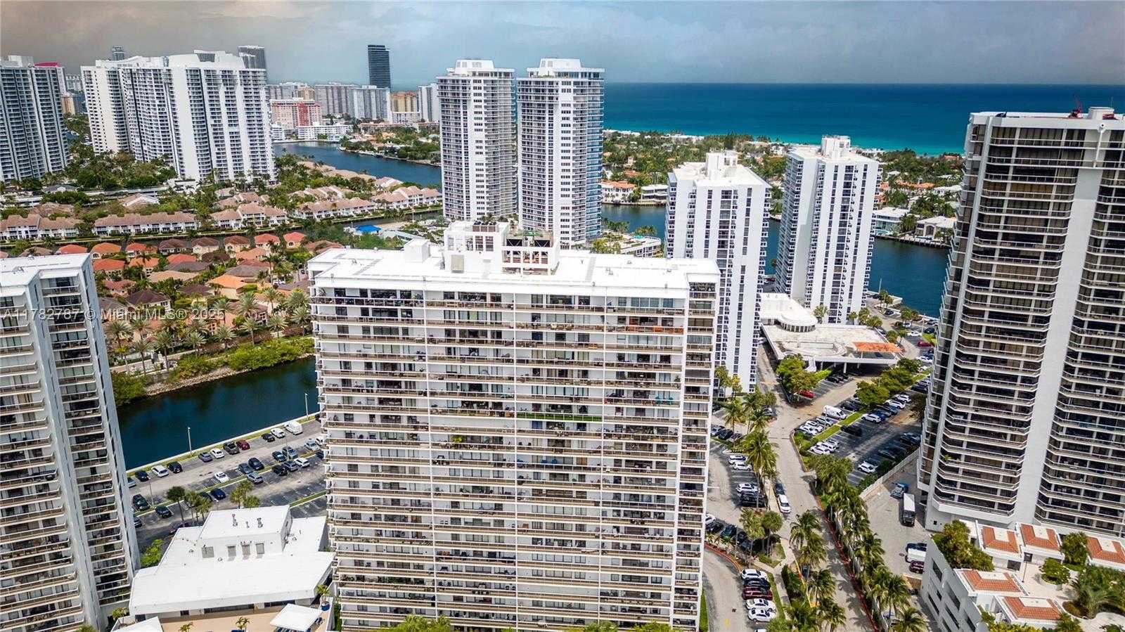 Small Image of 3731 NORTH COUNTRY CLUB DR #1927, Aventura Number 42