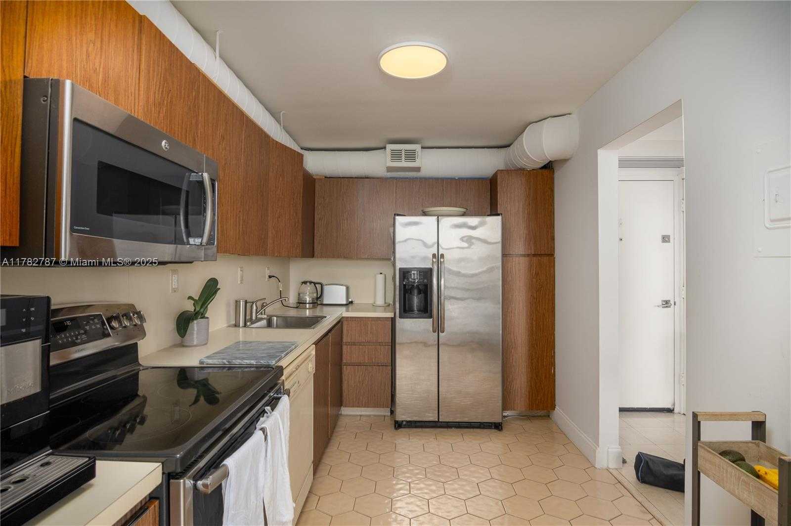 Small Image of 3731 NORTH COUNTRY CLUB DR #1927, Aventura Number 8