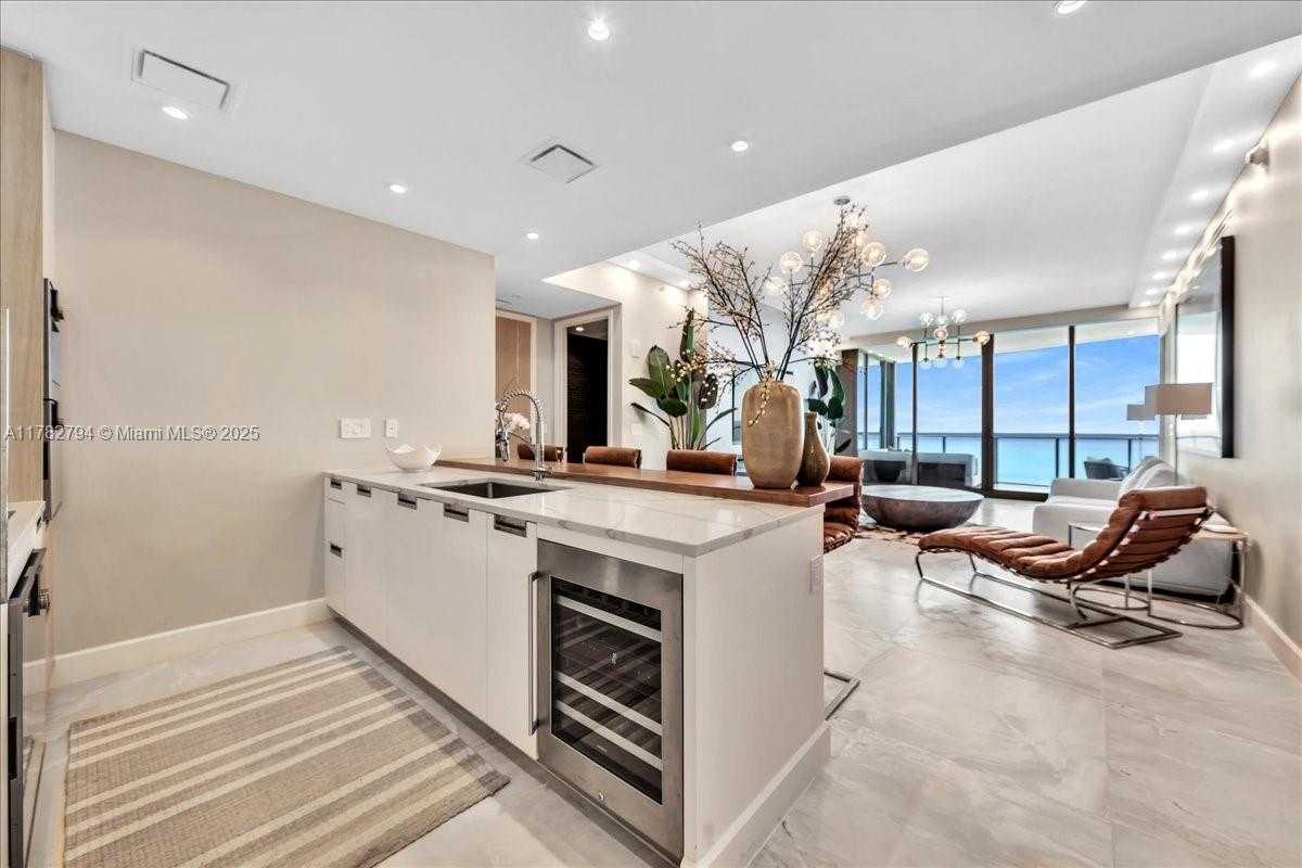 Small Image of 15701 COLLINS AVE #4604, Sunny Isles Beach Number 7