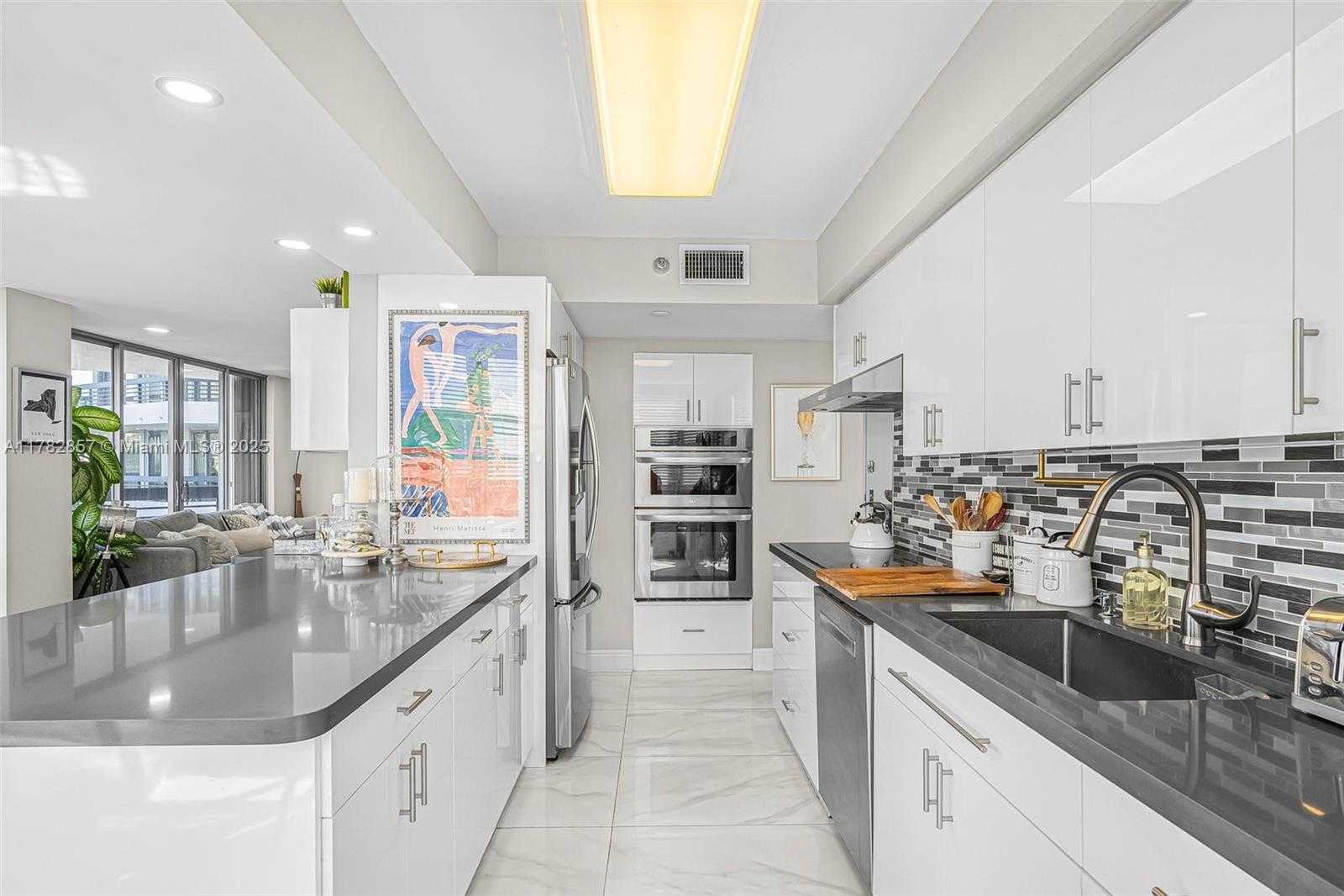 Small Image of 3500 MYSTIC POINTE DR #604, Aventura Number 11