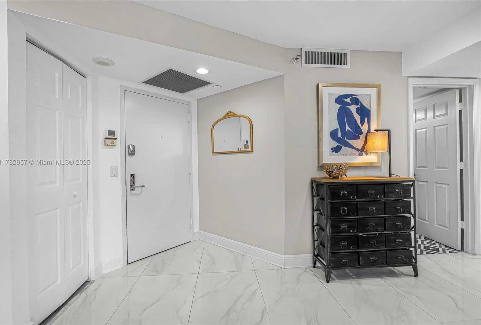 Small Image of 3500 MYSTIC POINTE DR #604, Aventura Number 2