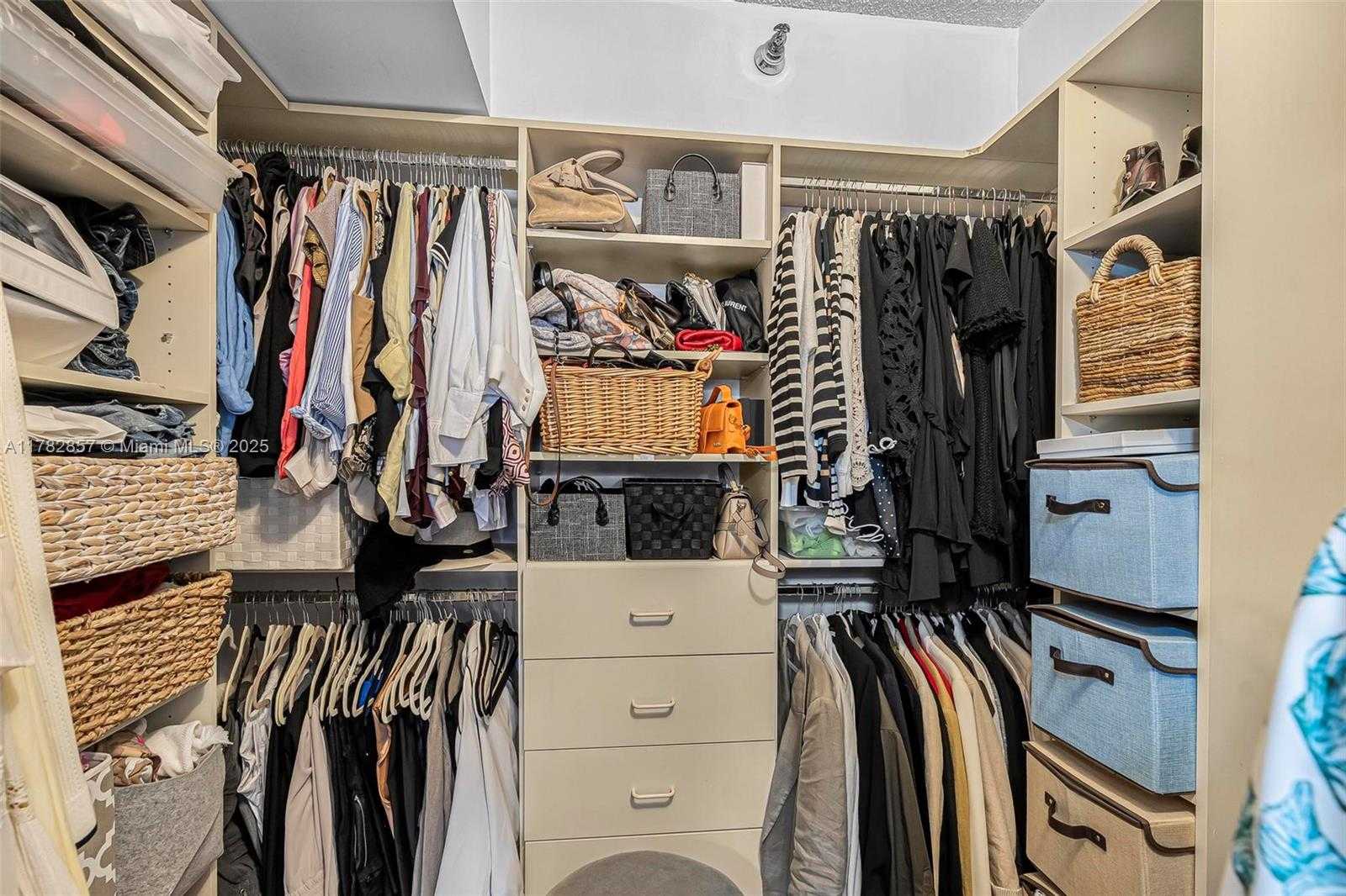 Small Image of 3500 MYSTIC POINTE DR #604, Aventura Number 22