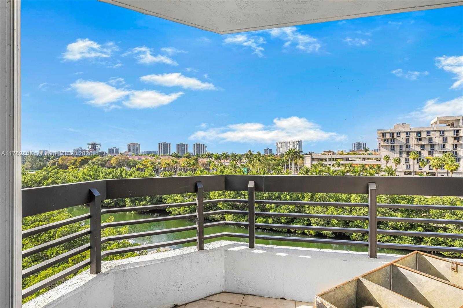 Small Image of 3500 MYSTIC POINTE DR #604, Aventura Number 24