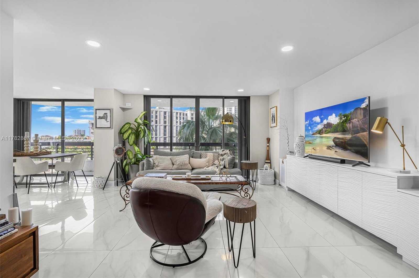 Small Image of 3500 MYSTIC POINTE DR #604, Aventura Number 3