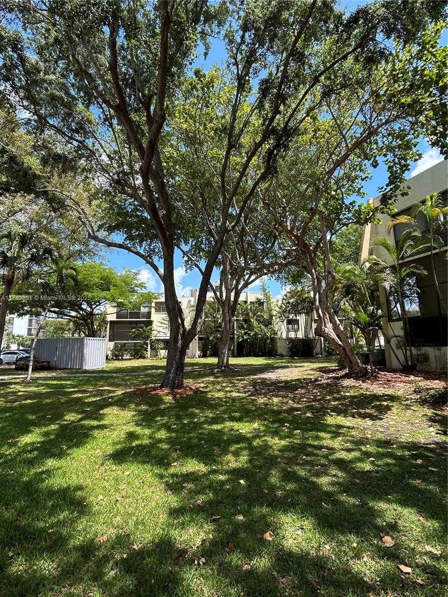 Small Image of 20200 WEST COUNTRY CLUB DR #101, Aventura Number 10