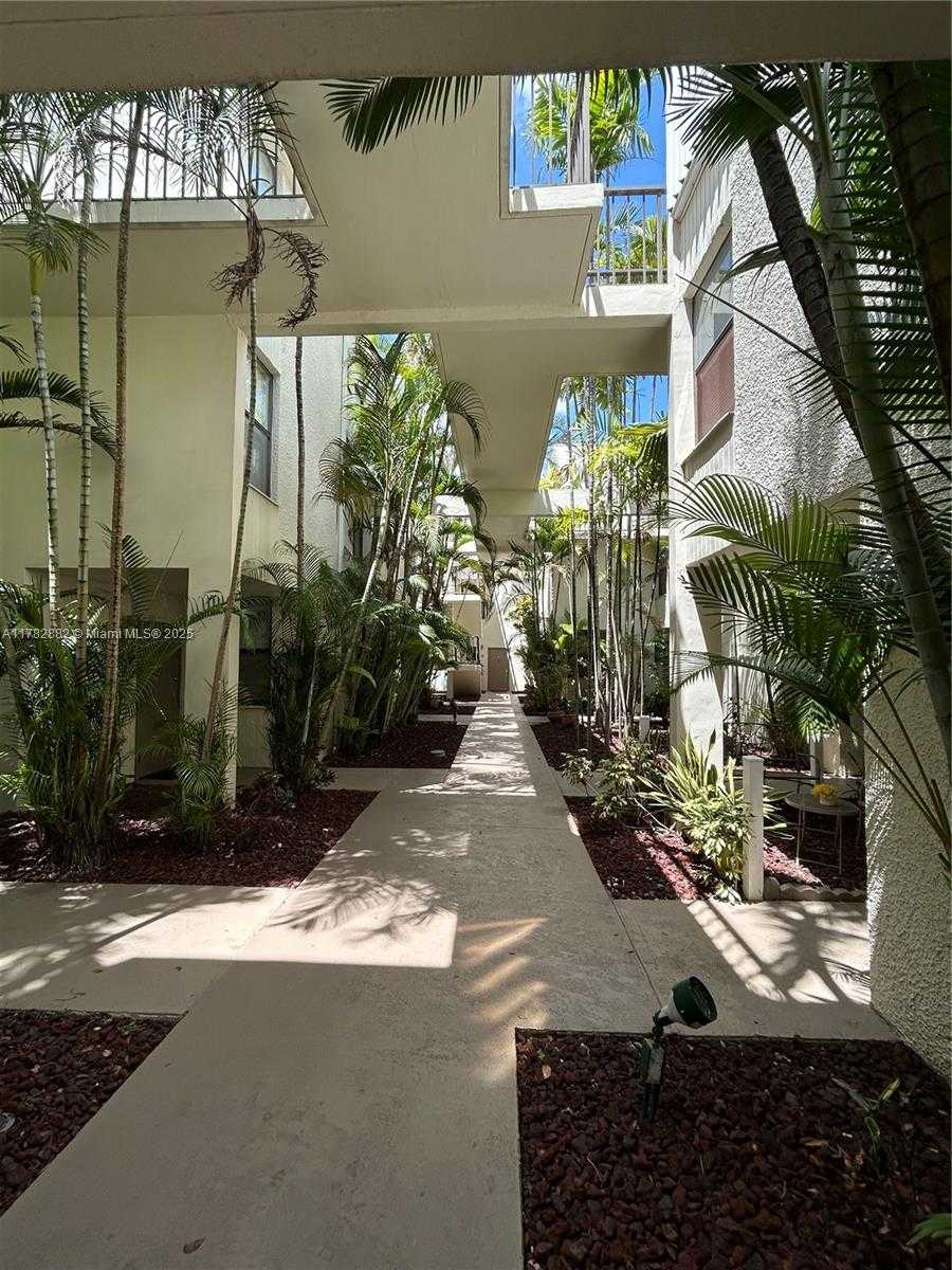 Small Image of 20200 WEST COUNTRY CLUB DR #101, Aventura Number 11