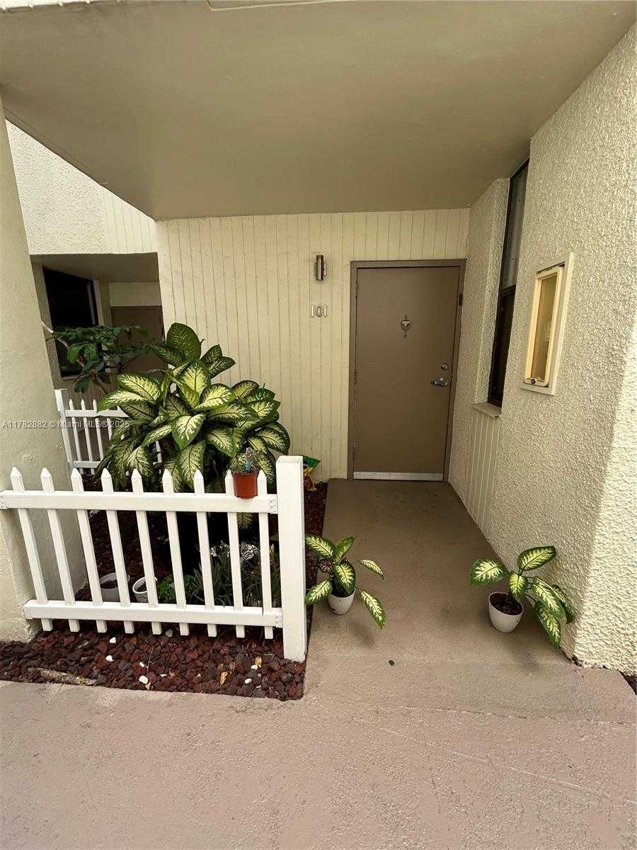 Small Image of 20200 WEST COUNTRY CLUB DR #101, Aventura Number 12