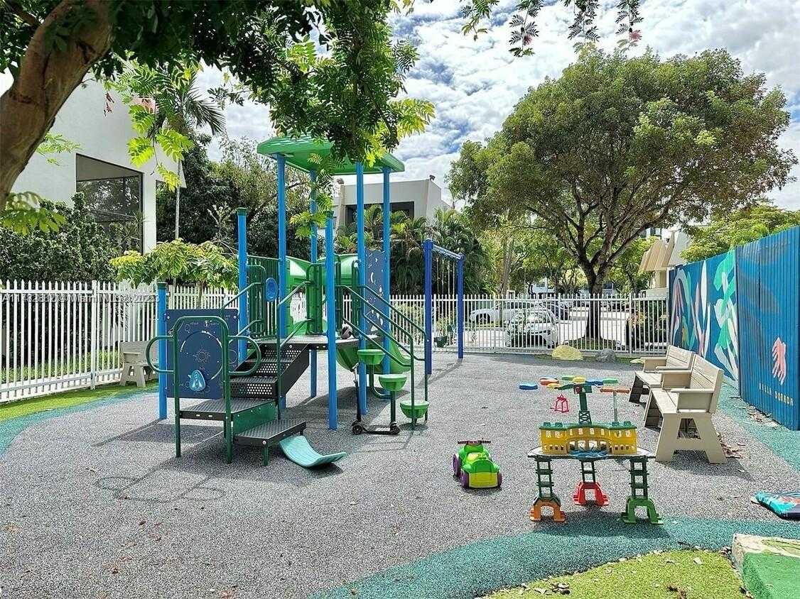 Small Image of 20200 WEST COUNTRY CLUB DR #101, Aventura Number 3