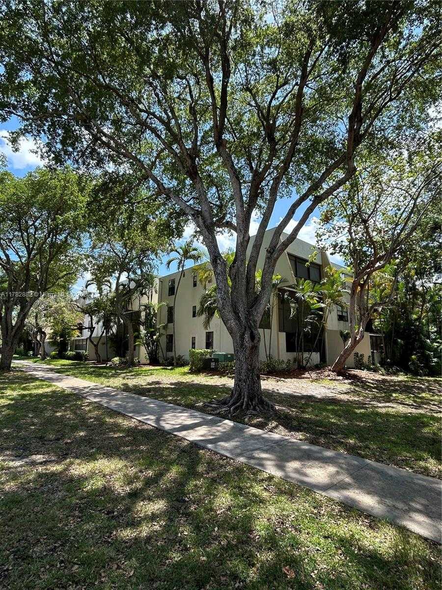 Small Image of 20200 WEST COUNTRY CLUB DR #101, Aventura Number 8