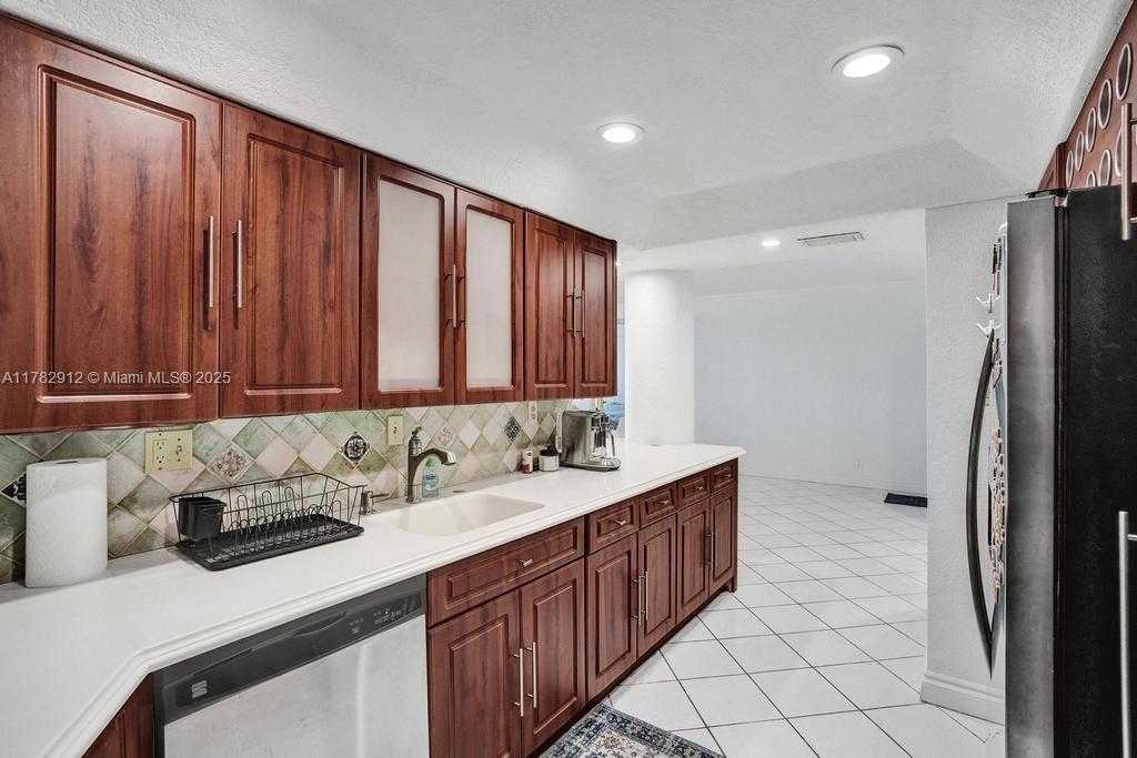 Small Image of 3725 SOUTH OCEAN DR #910, Hollywood Number 11