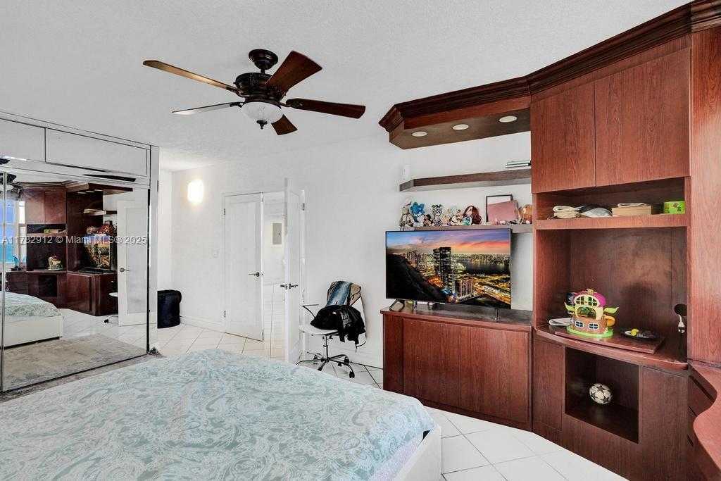 Small Image of 3725 SOUTH OCEAN DR #910, Hollywood Number 24