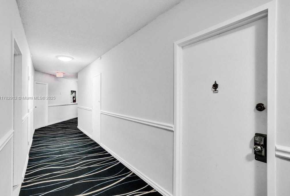 Small Image of 3725 SOUTH OCEAN DR #910, Hollywood Number 29