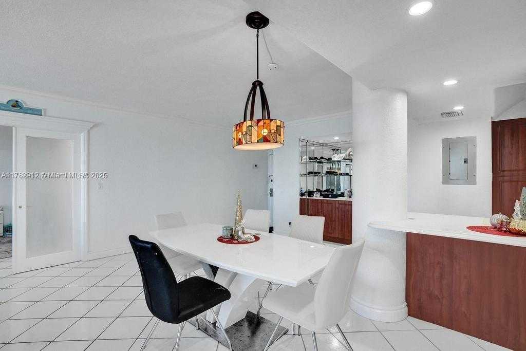 Small Image of 3725 SOUTH OCEAN DR #910, Hollywood Number 8